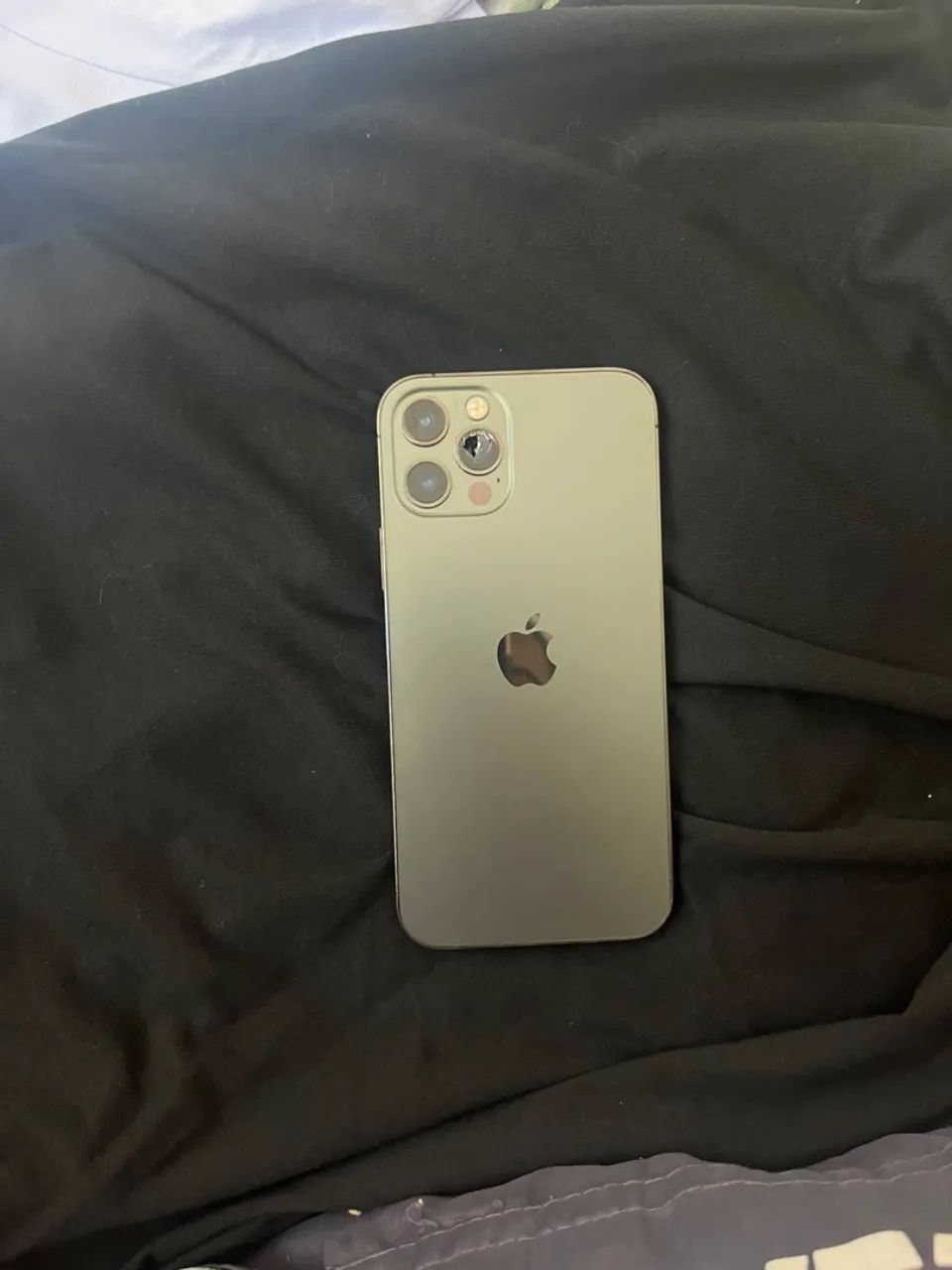 Vendo IPhone 12 Pro  R$ 1200, ou aceito iPhone XR com carcaça do 17  - Foto 3