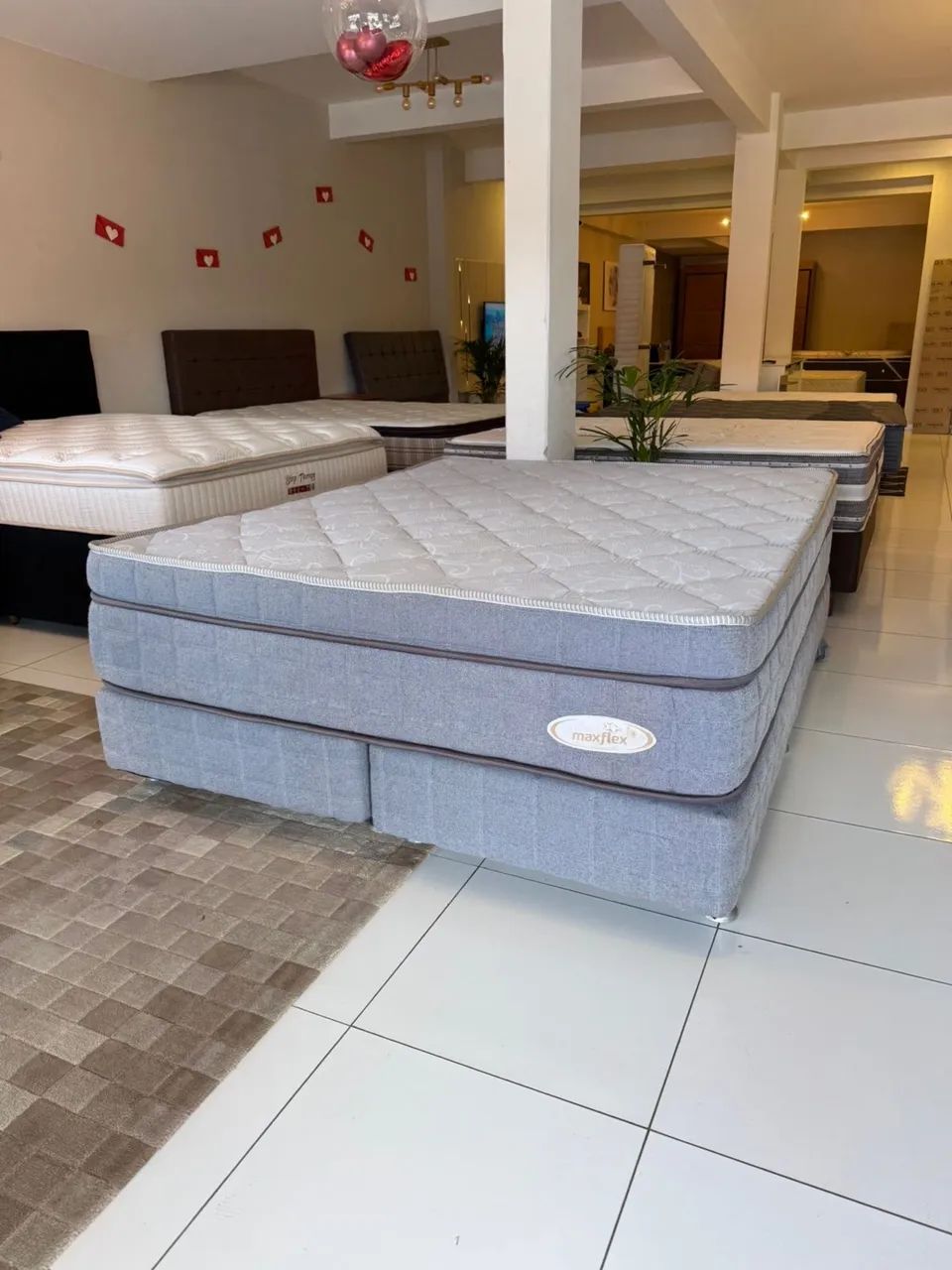 Cama Queen SIZE MAXFLEX SEMINOVA TOP COM COLCHÃO - entrego!  - Foto 2