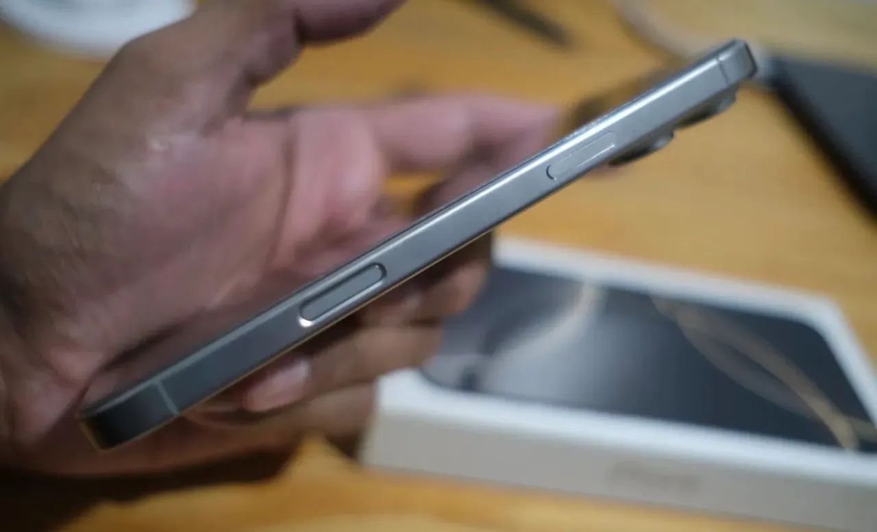 iPhone 16 pro max 256Gb - Natural Titanium - IMPECÁVEL