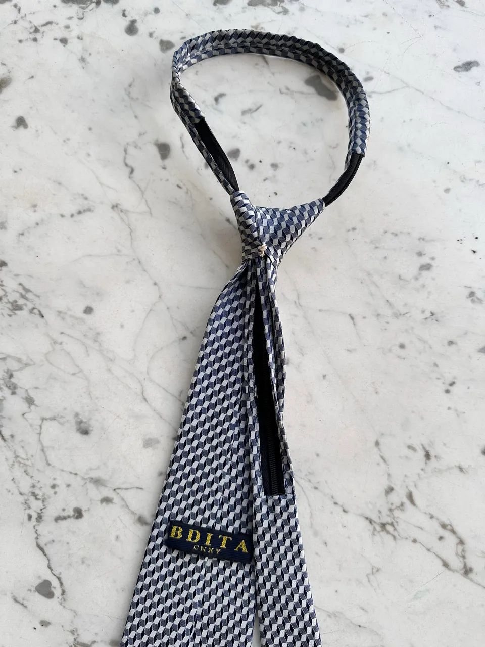 Gravata de zíper azul e branco - Foto 2