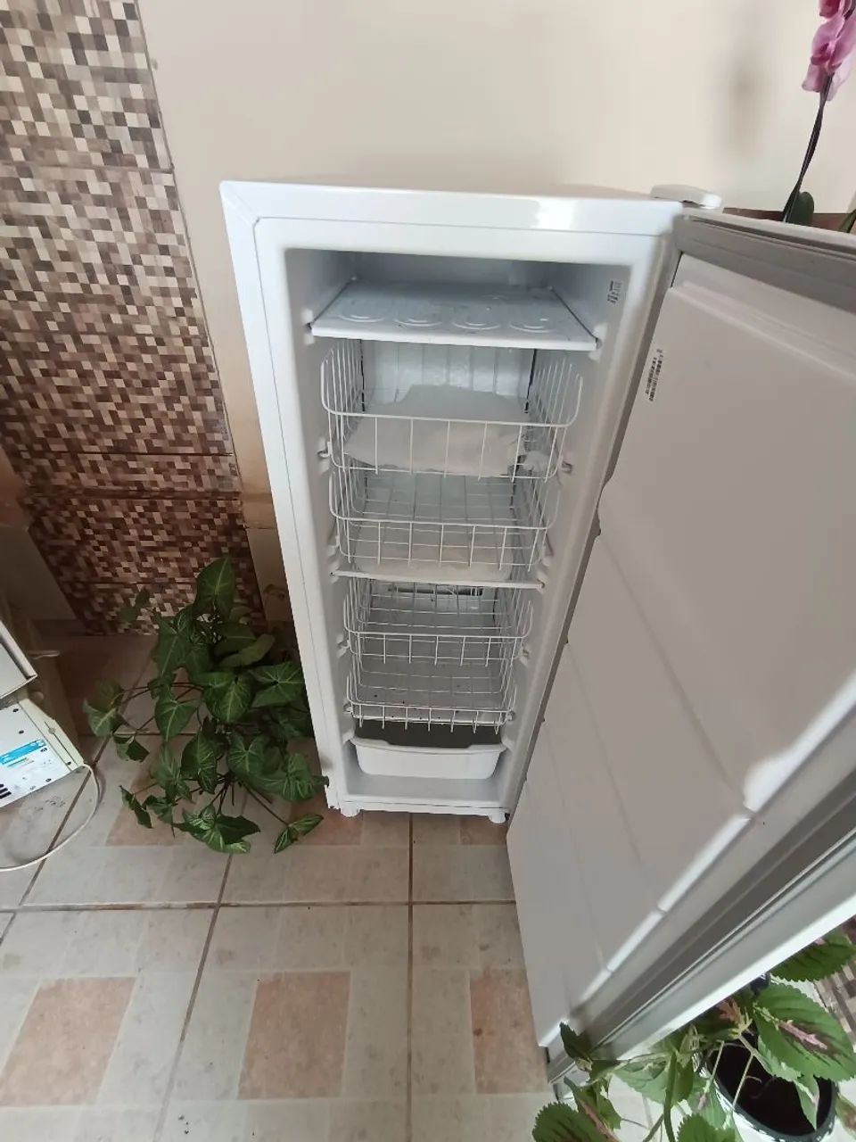 Freezer vertical excelente  - Foto 4