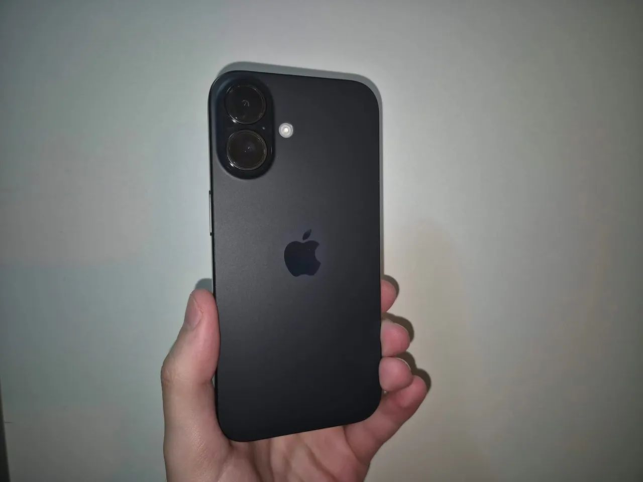 IPHONE 16 | 126 GB | PRETO