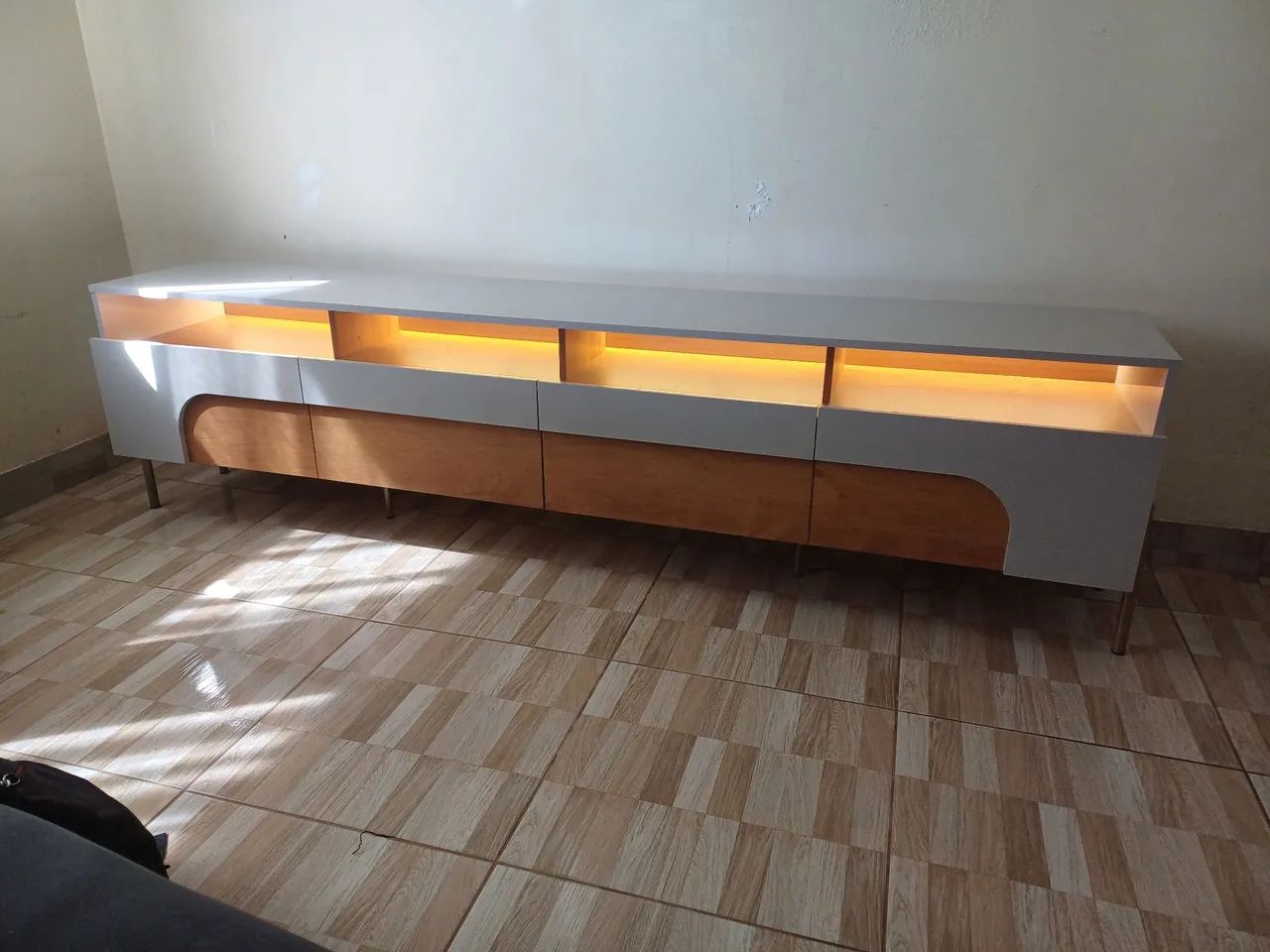 Bancada Com Led    R$ 1.199,00