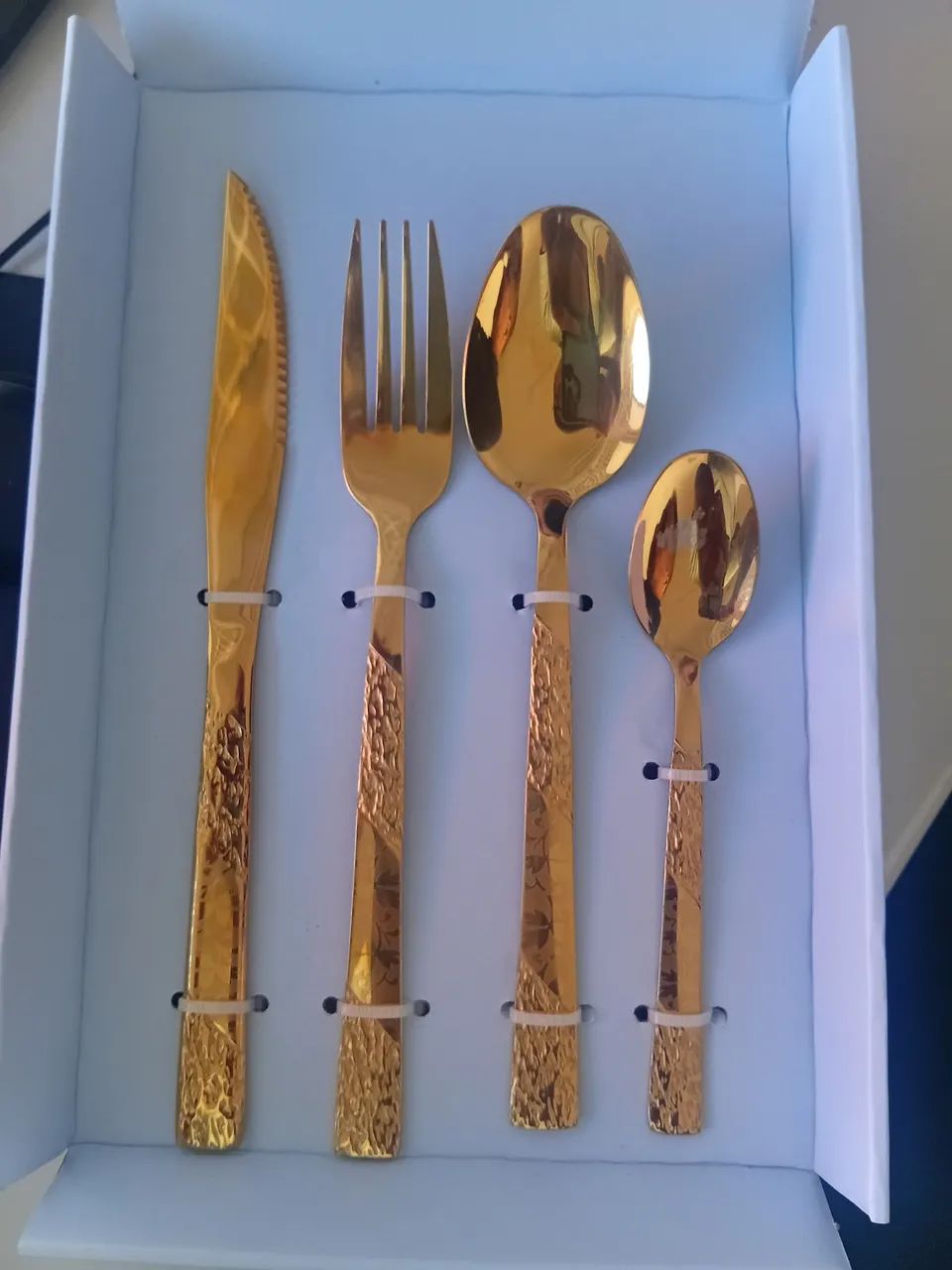 Faqueiro dourado e prata 