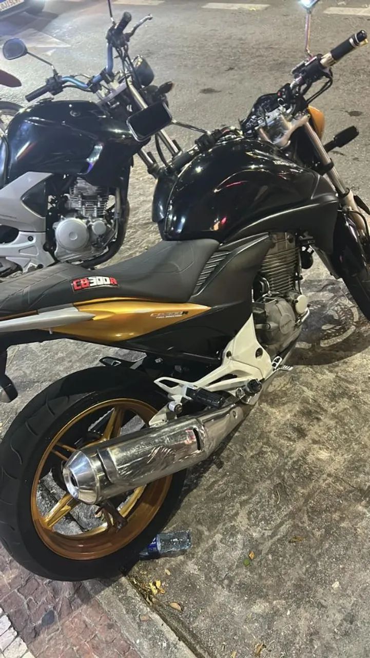 CB 300R 2010 - Foto 2