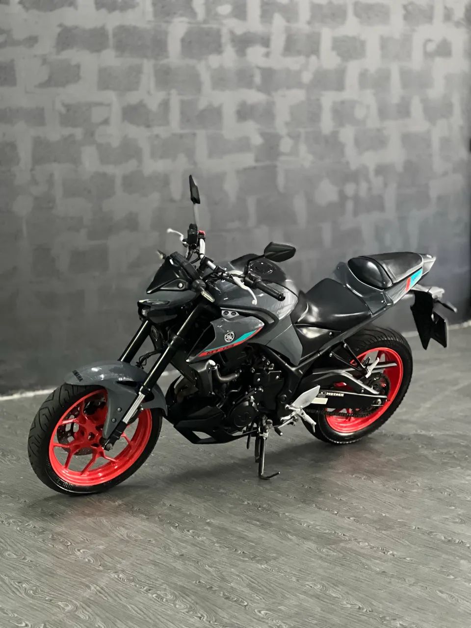 Yamaha MT03  - Foto 4