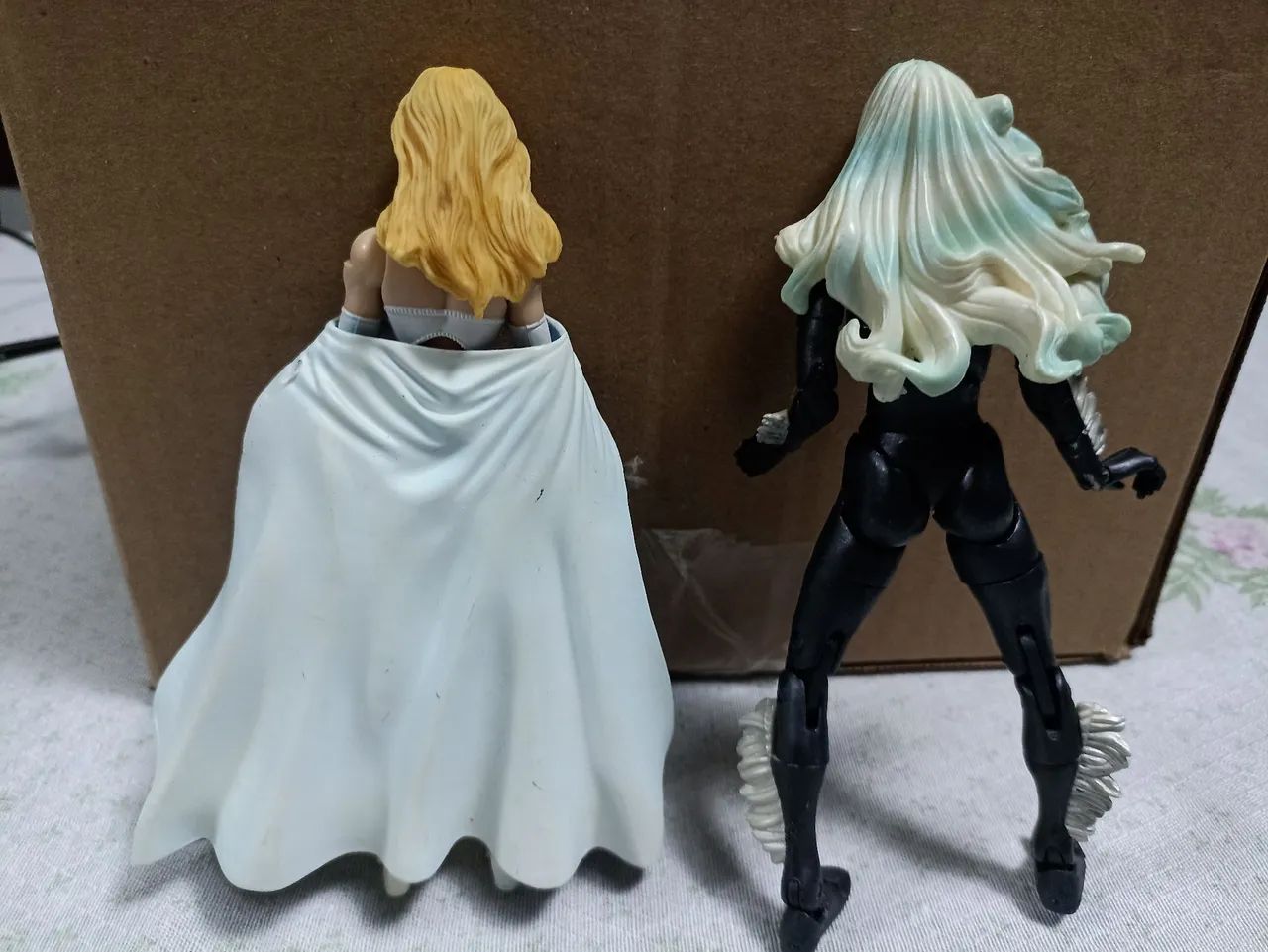 Figuras Marvel Legends Emma Frost e Gata Negra! - Foto 3