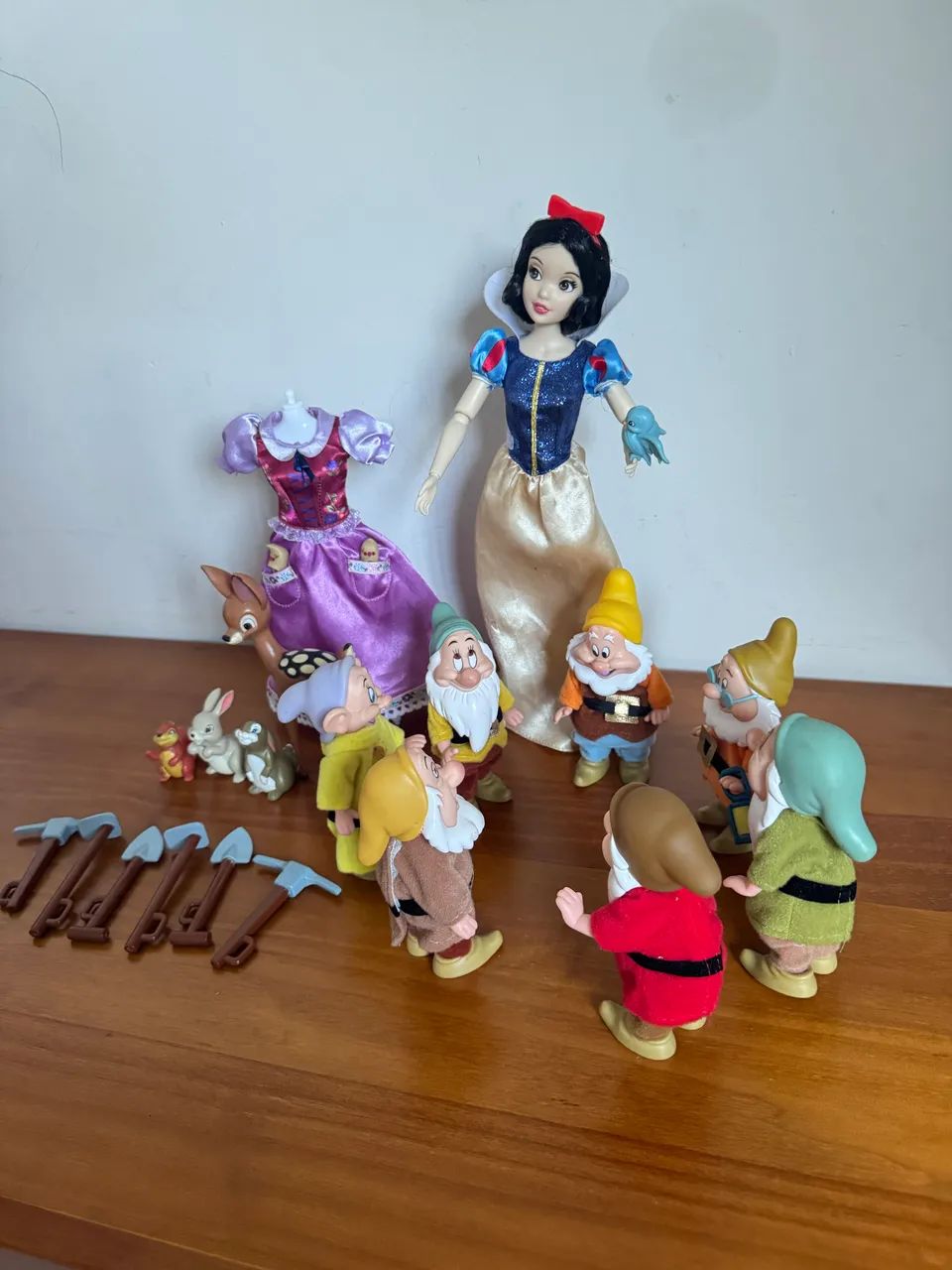 Playset colecionável Branca de Neve e os sete anões  - Foto 5