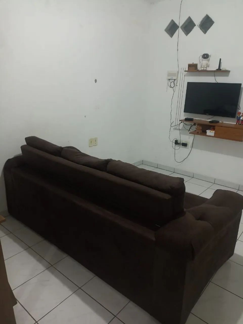 Vende-se seminova o sofá ? marrom três lugares retrátil