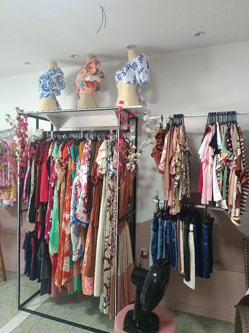 Passo ponto completo, loja de roupa femina , infantil e juvenil.  - Foto 4