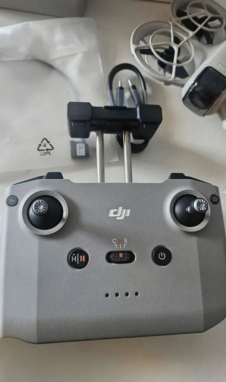 Drone DJI Neo 3 Baterias - Flymore Combo - Original e Praticamente Novo - Foto 3