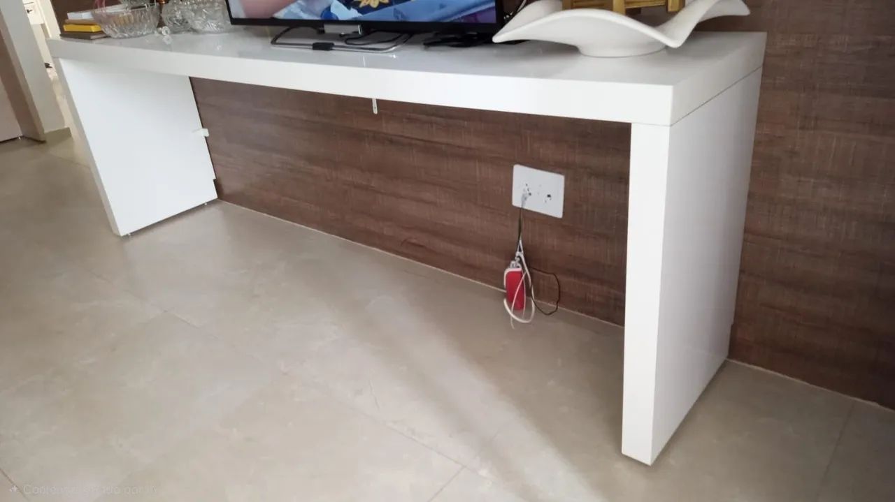 Bancada em laca branca