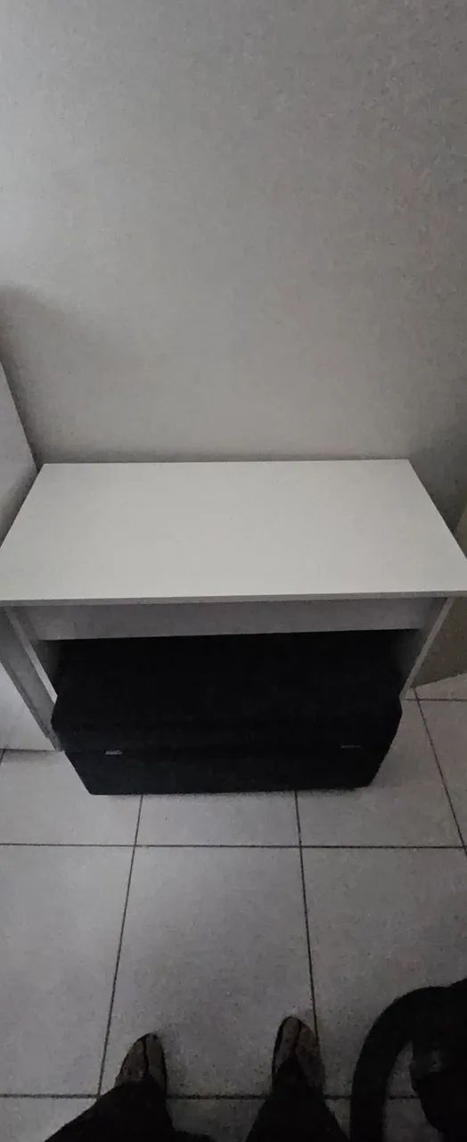 Vendo mesa em MDF para computador. 