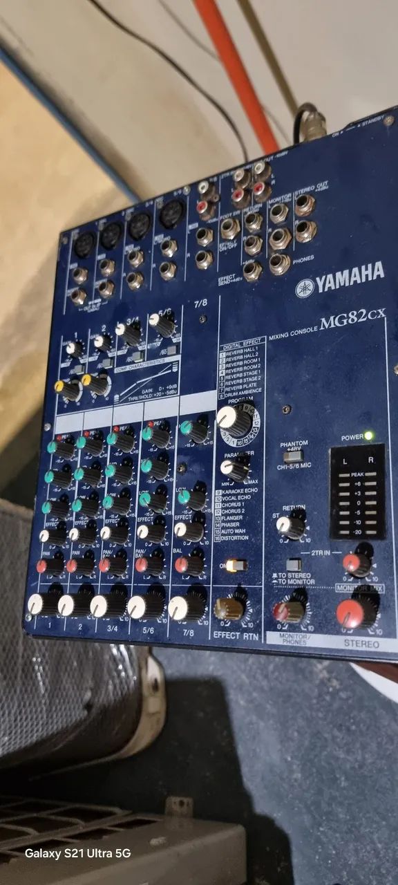 Mesa de som yamaha com efeitos de voz 454806824583188481