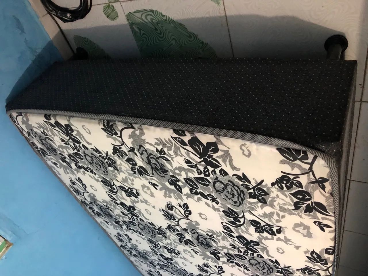 Cama de casal + colchão de brinde  - Foto 4