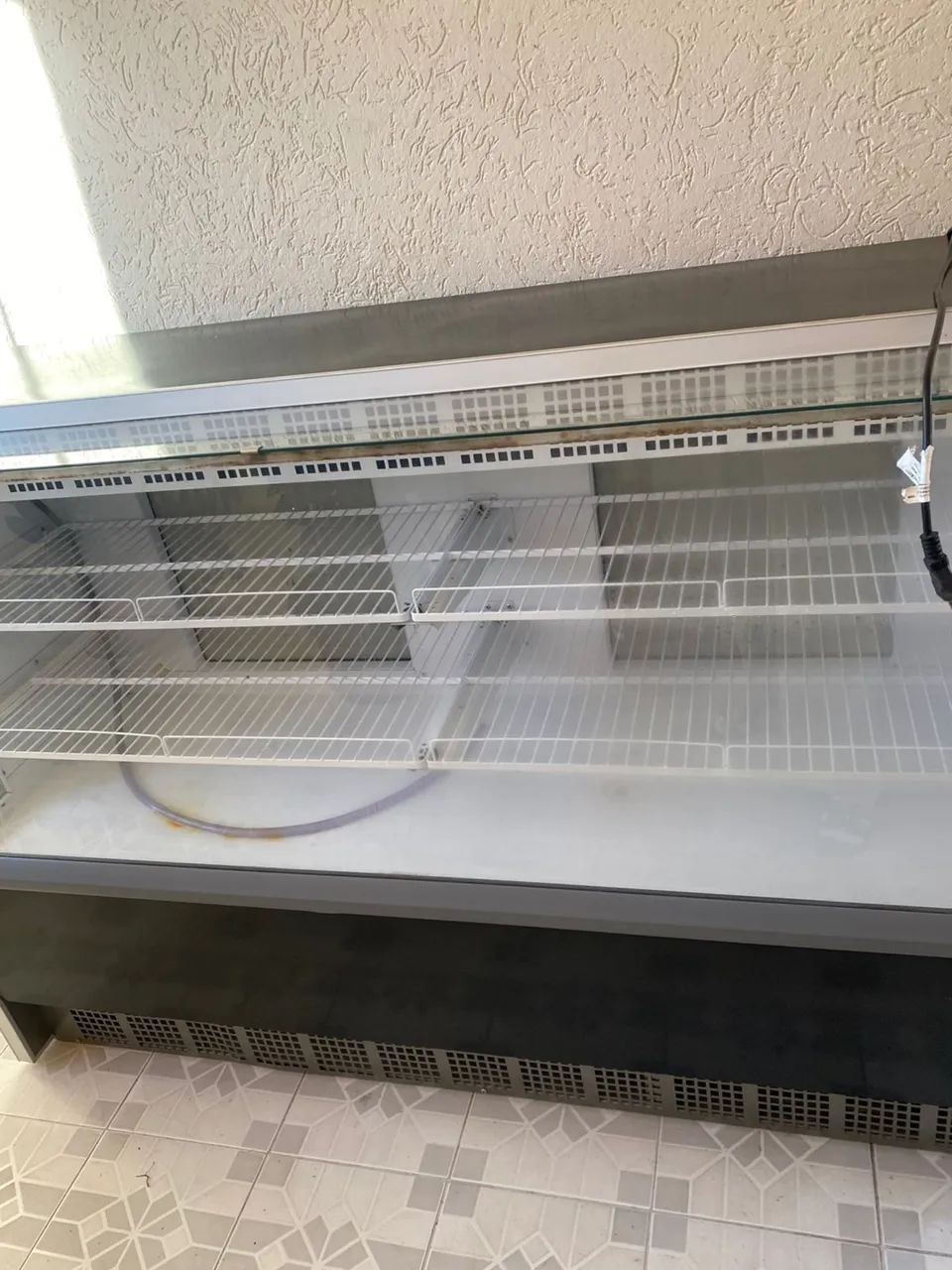 Vitrine Refrigerada Gelopar Comercial - Ótimo Estado - R$ 3.500  - Foto 4