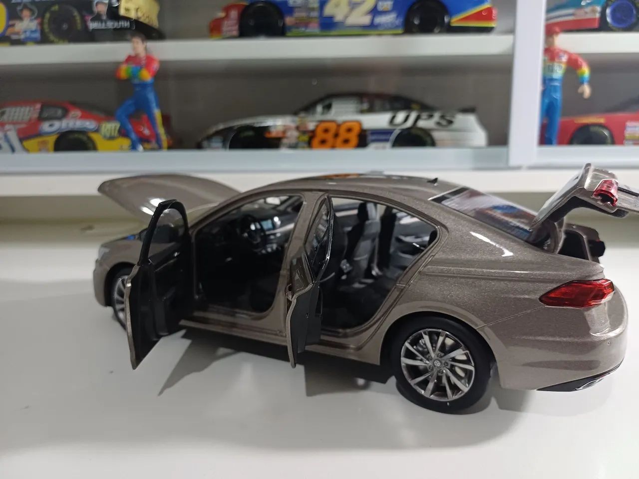 Volkswagen Bora ( Virtus Brasil) 1/18 - Foto 3