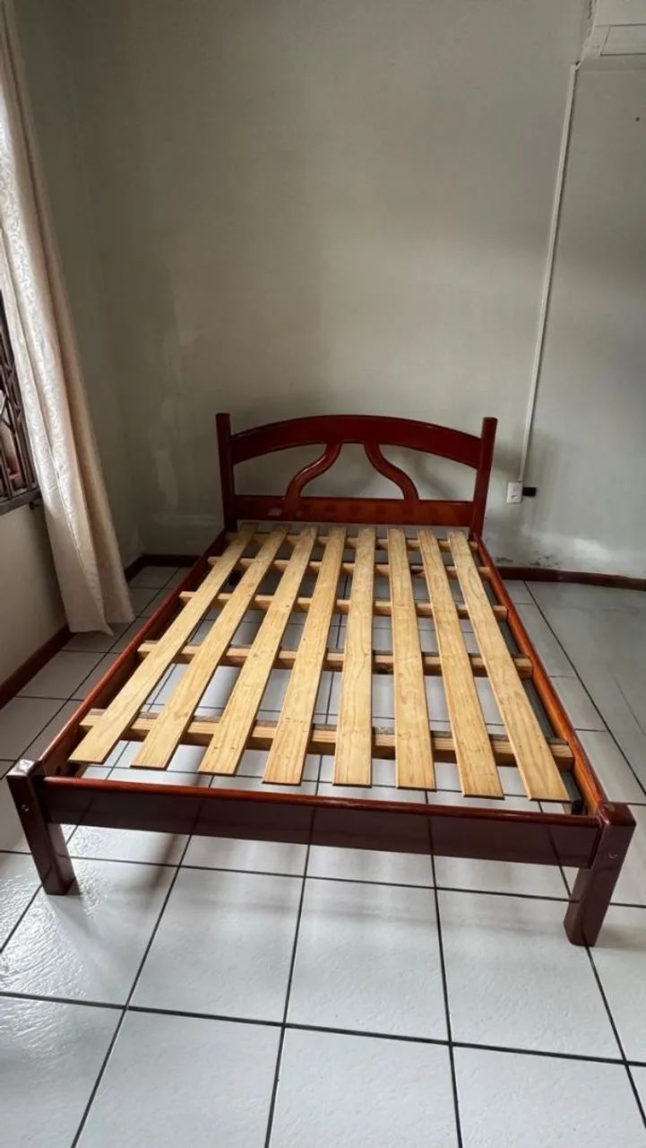 Cama madeira + colchão 