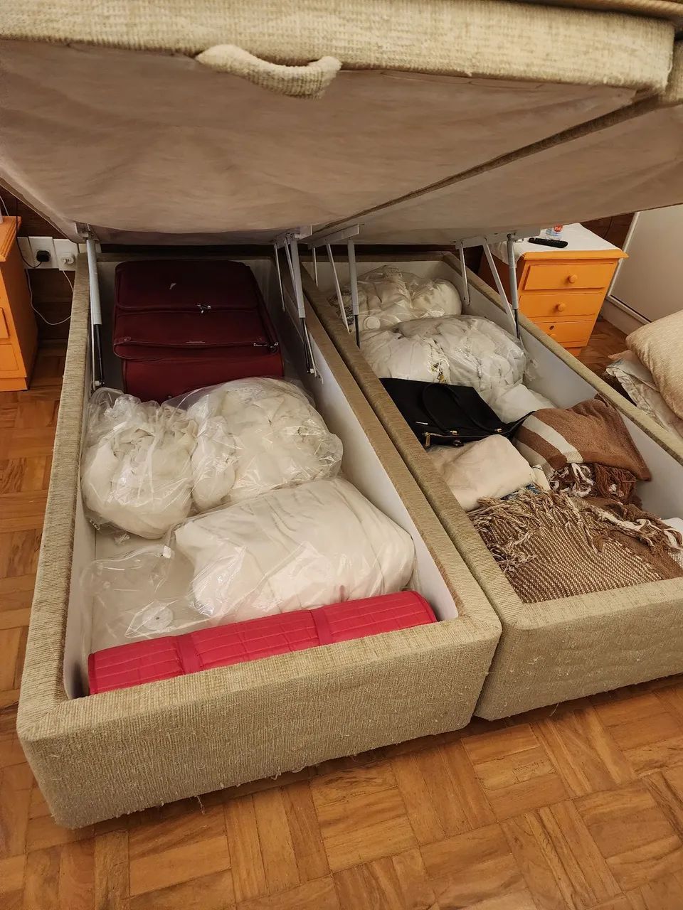 Cama box Queen, bau e colchão excelente estado - Foto 4