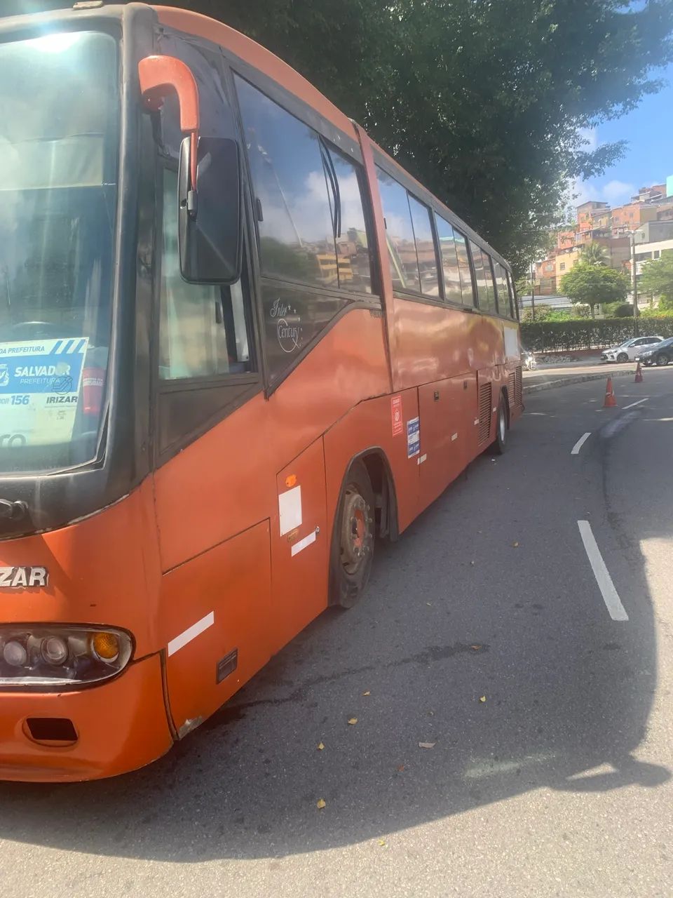 Vendo ônibus Irizar 2002 com contrato em Salvador  - Foto 8