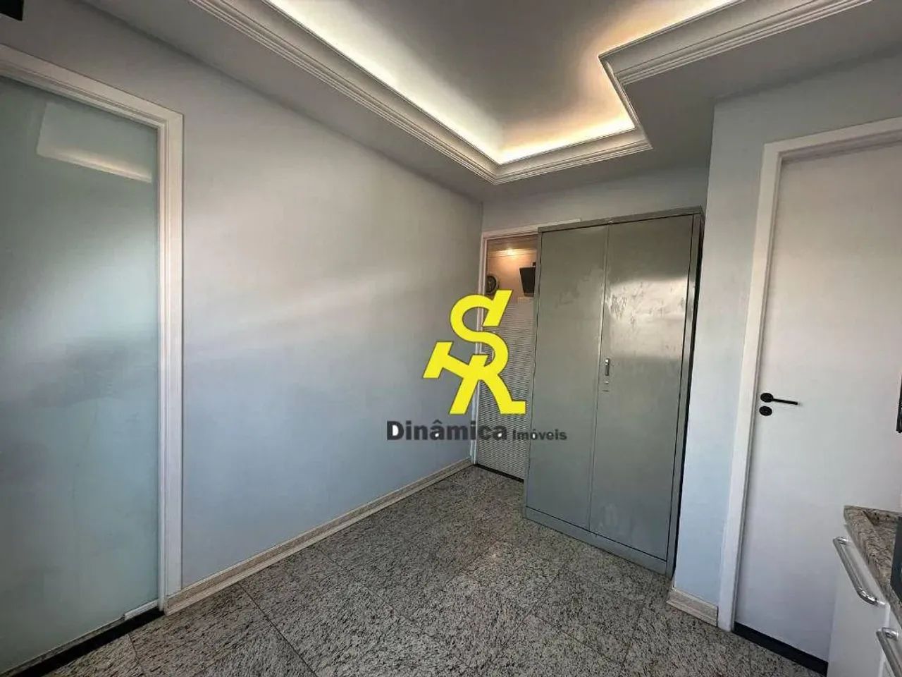 ÓTIMA SALA COMERCIAL PARA LOCAÇÃO NA LAPA