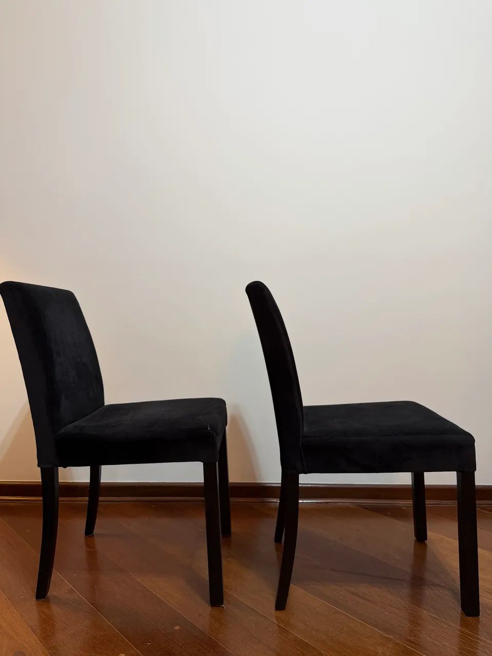 Cadeira Tok Stok fixa preta veludo - Foto 4