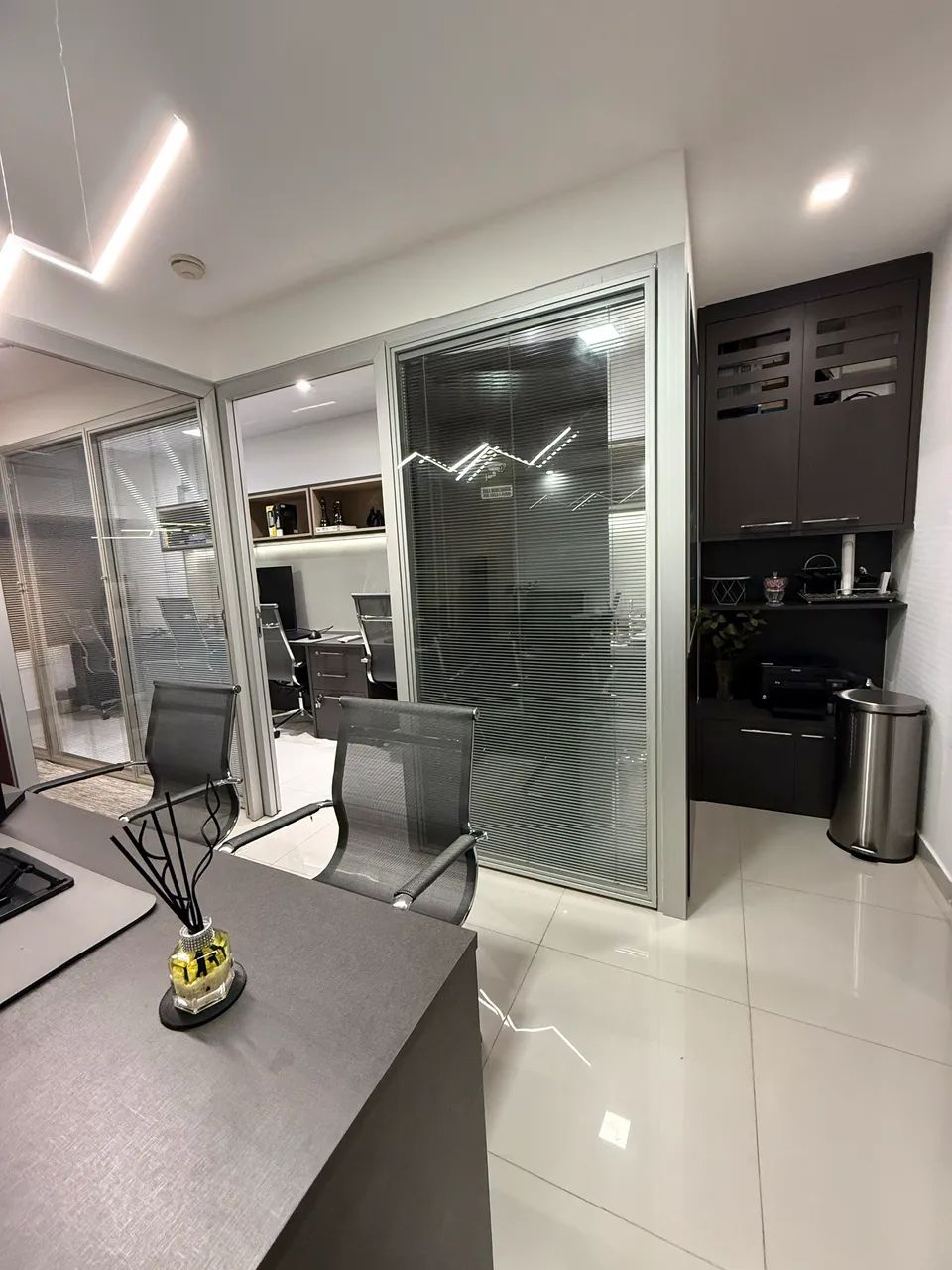 Sala comercial de Alto padrão - perto do Salvador Shopping  - Foto 8