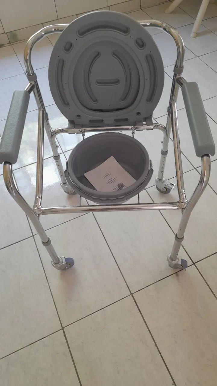 Cadeira higiênica.  - Foto 3