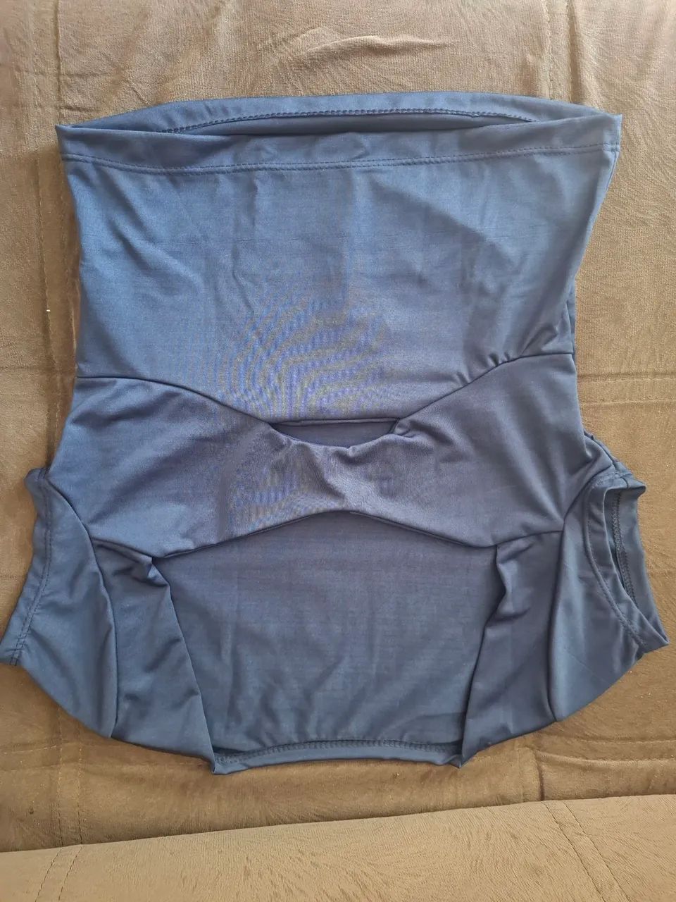 Cropped slim com Recorte frontal - Foto 2