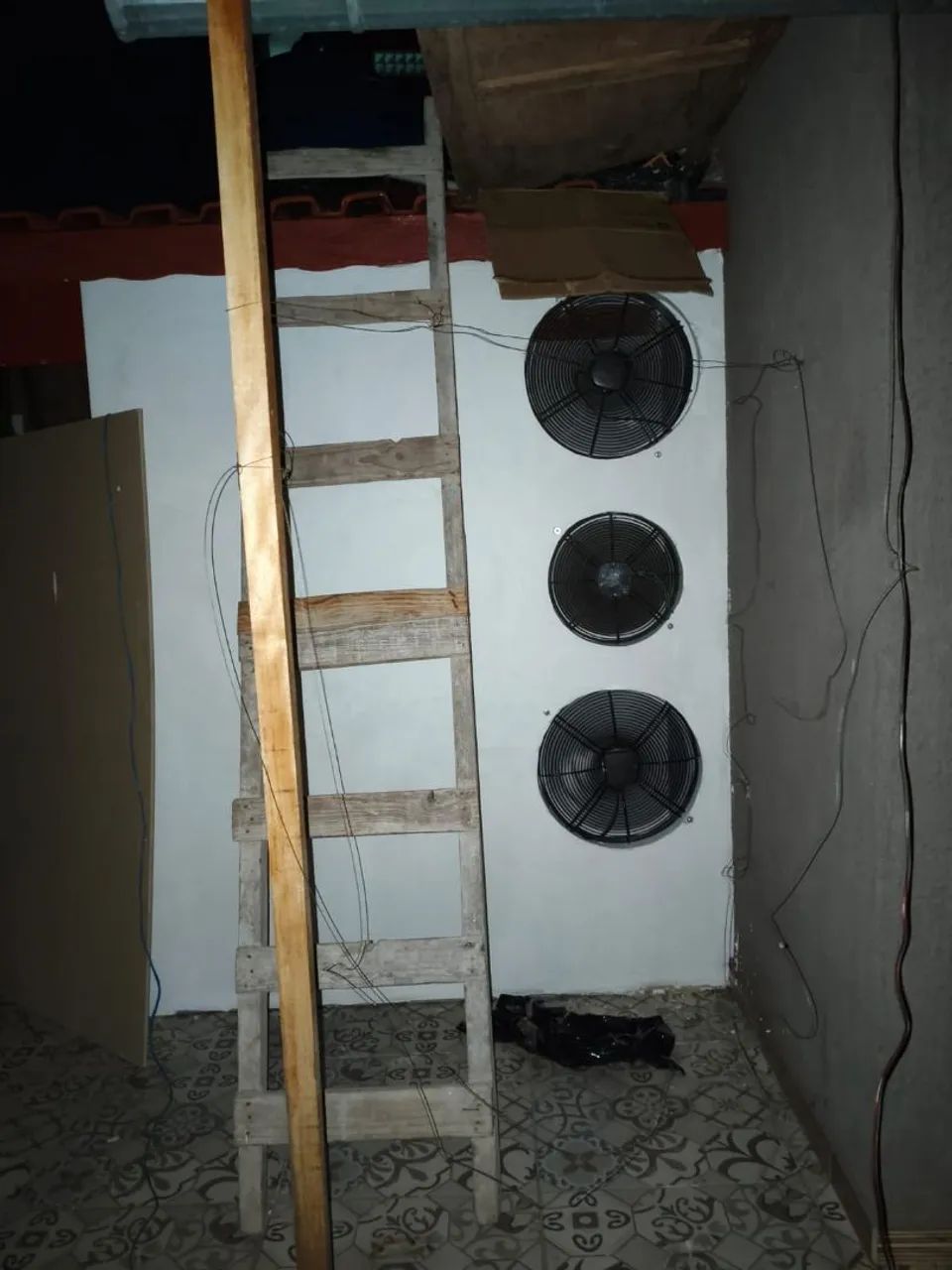 Máquina de minerar Bitcoin a  - Foto 2
