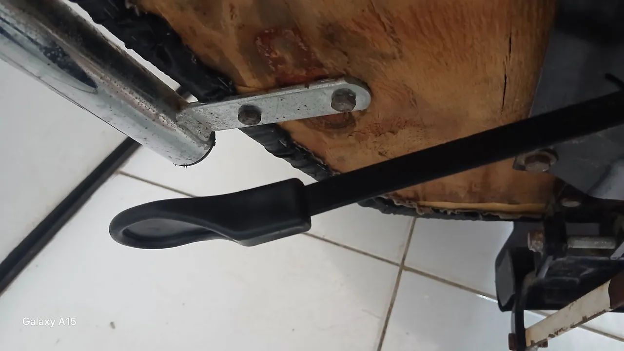 Cadeira pra salão Cabeleleiro/Design sobrancelha  - Foto 4