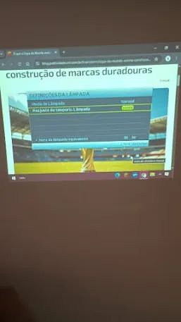 Projetor BenQ MP515 com 81 horas de uso, entrada VGA, sem defeitos ou avaria  - Foto 4