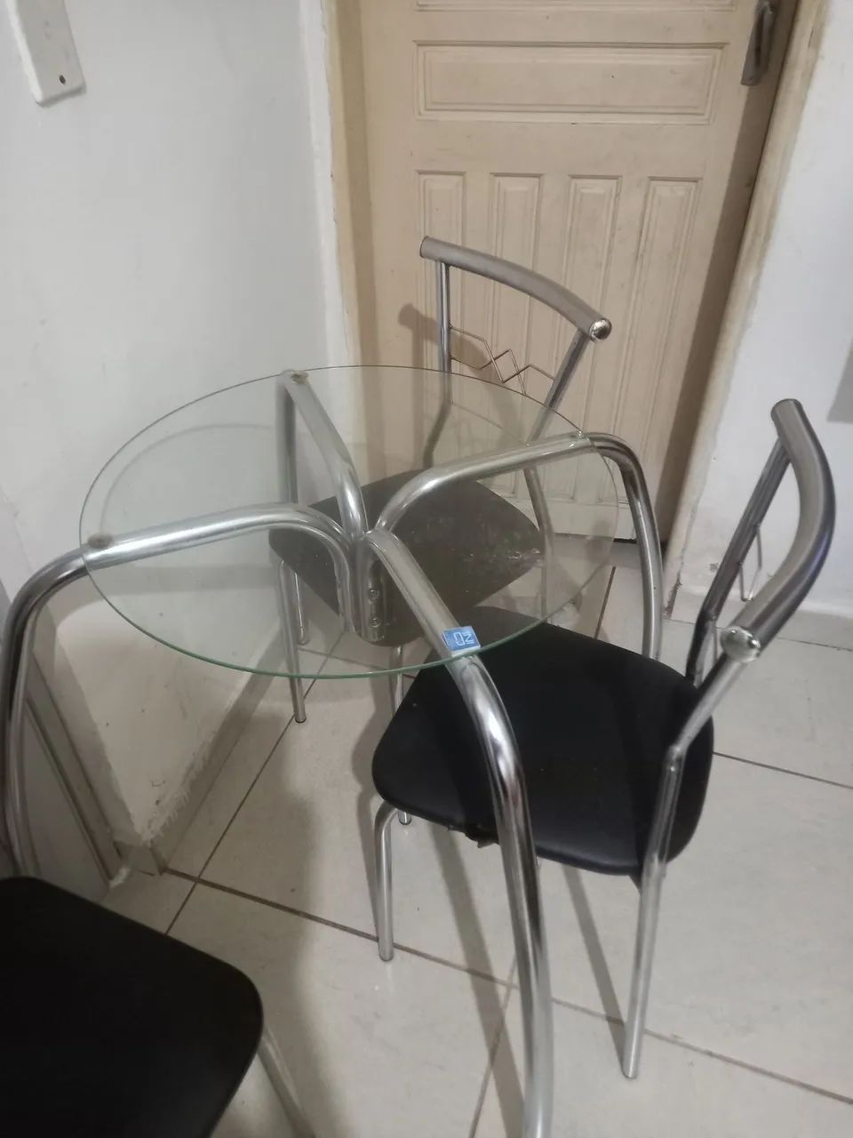 Mesa com 3 cadeiras  - Foto 2