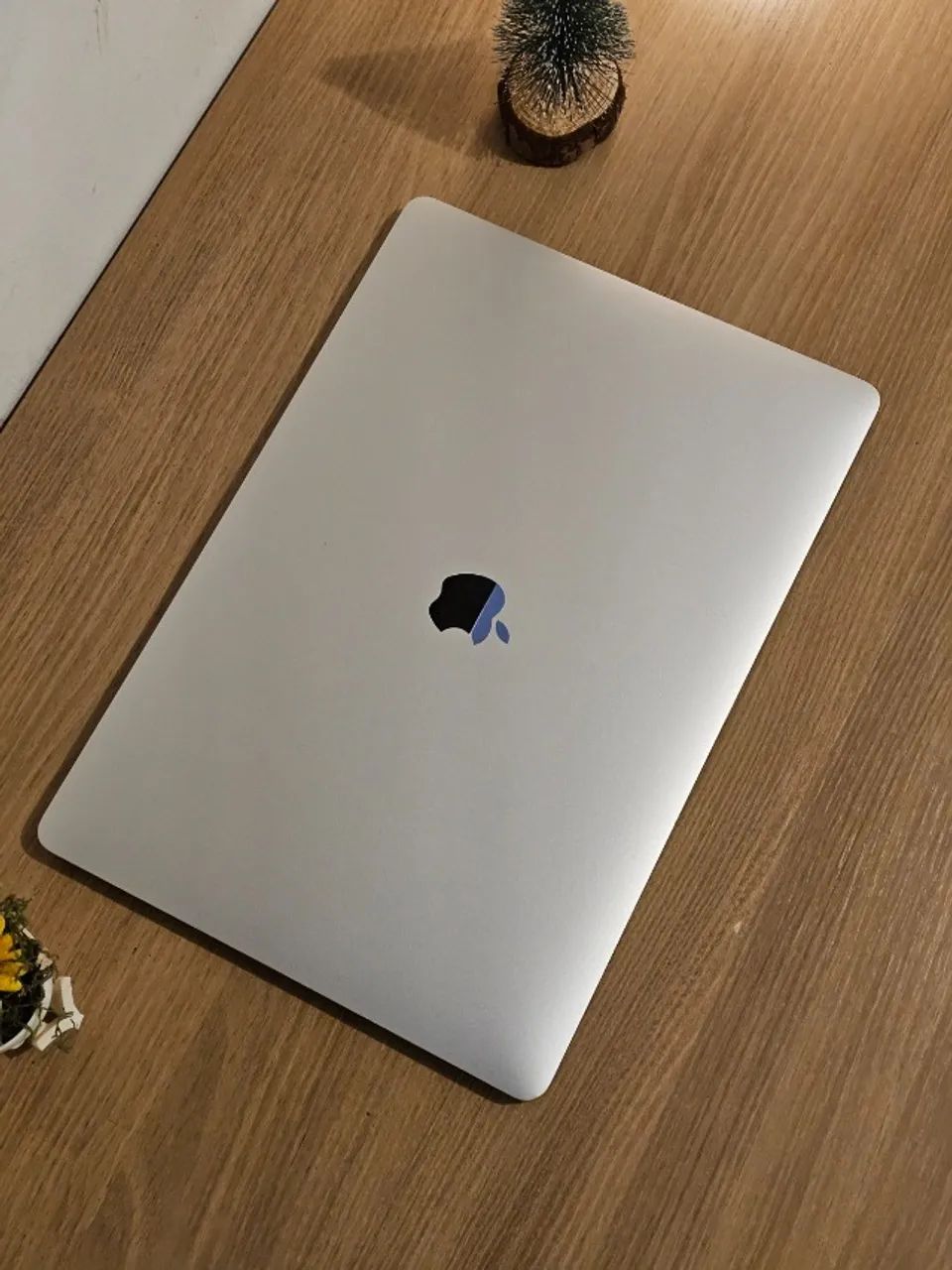 MacBook Pro 15 - Core i9 / 32GB RAM / 500GB SSD / AMD Radeon Pro