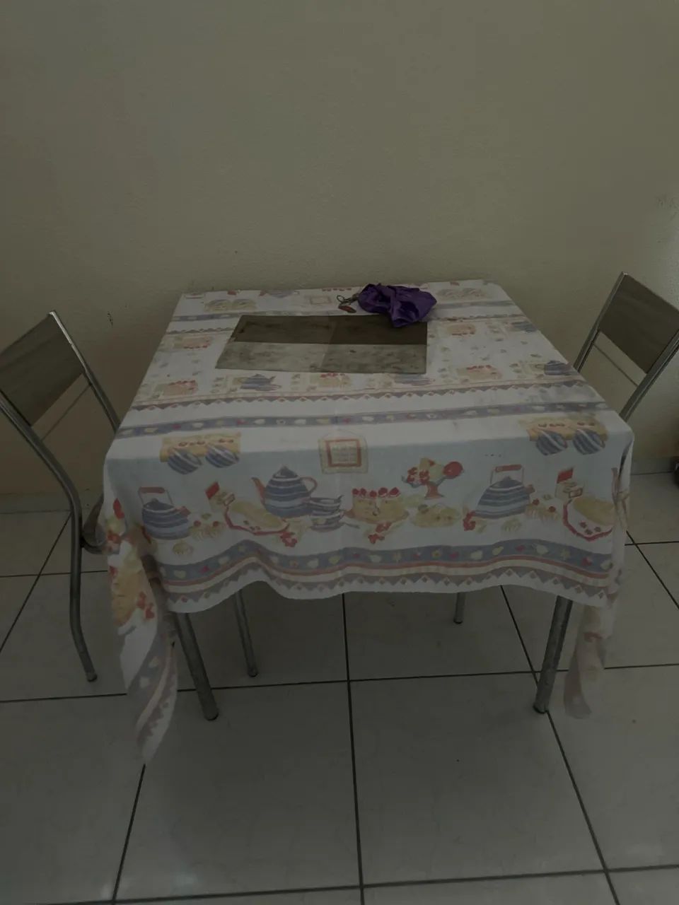 Mesa com cadeiras usada - Foto 4