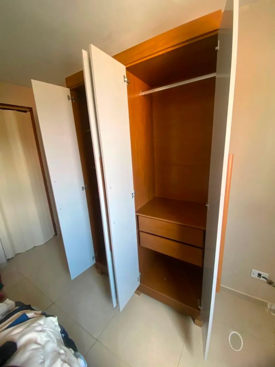 Guarda roupa solteiro 4 portas - Foto 2
