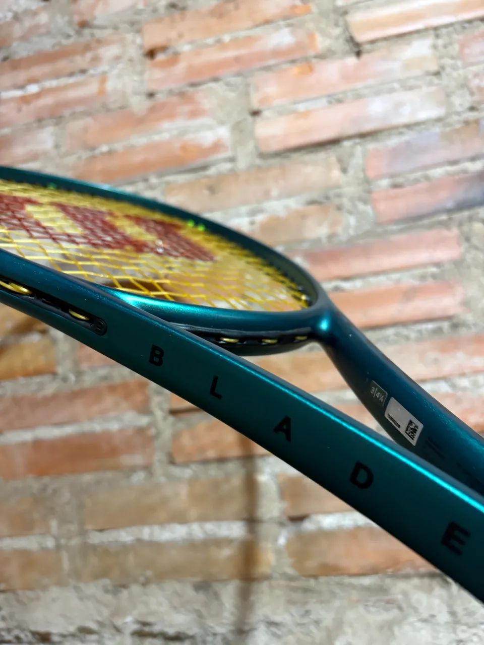 Raquete WILSON BLADE V9 18X20 L3 - Esportes de Quadra e Ao Ar