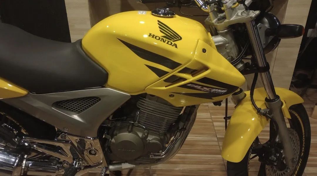 CBX Twister 2008 - Foto 2