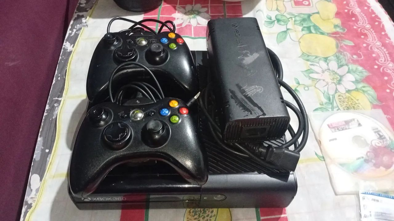 Console Xbox 360 Super Slim + Kinect + jogos - Foto 3