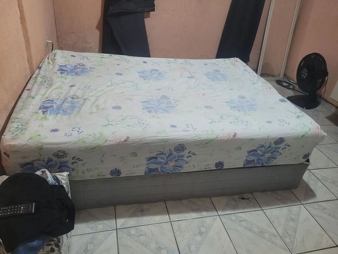 Estou doando essa cama de casal  - Foto 2