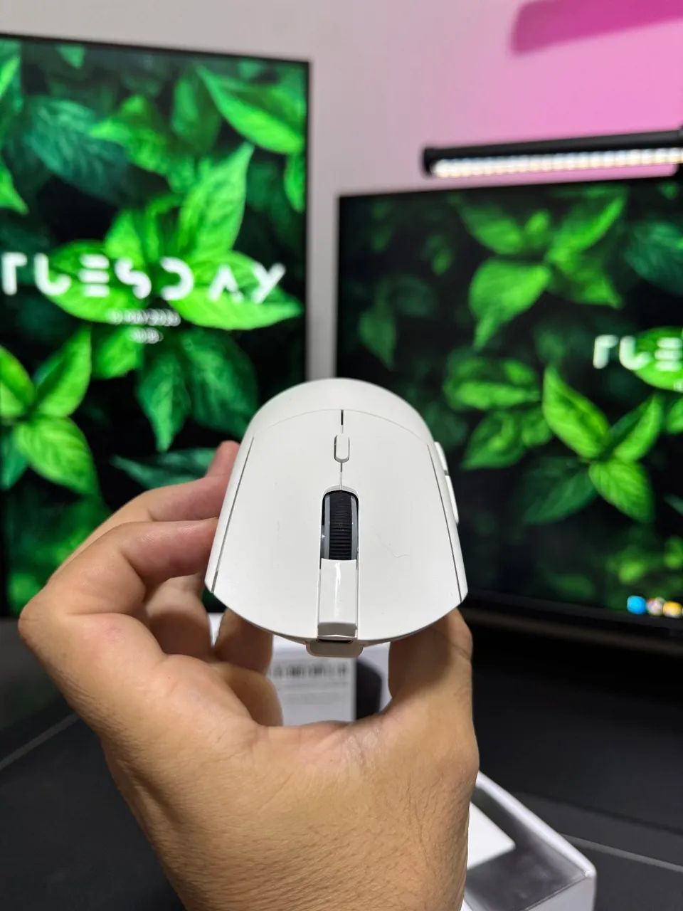 Mouse Gamer Sem Fio SmailWolf RS7 - Branco/Preto - Novo!! - Foto 4