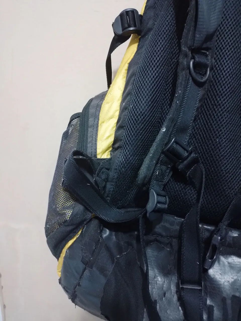 Mochila Speedo natação amarela grande usada em boas condições  - Foto 5