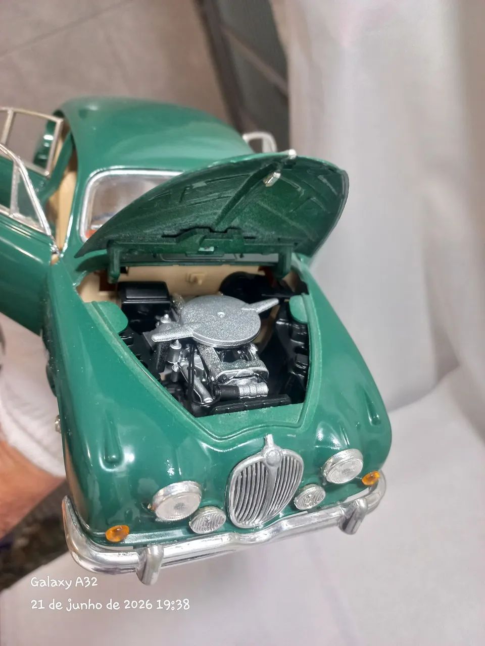 Jaguar Mark 2 1959 1/18 maisto - Hobbies e coleções - Moinho Velho