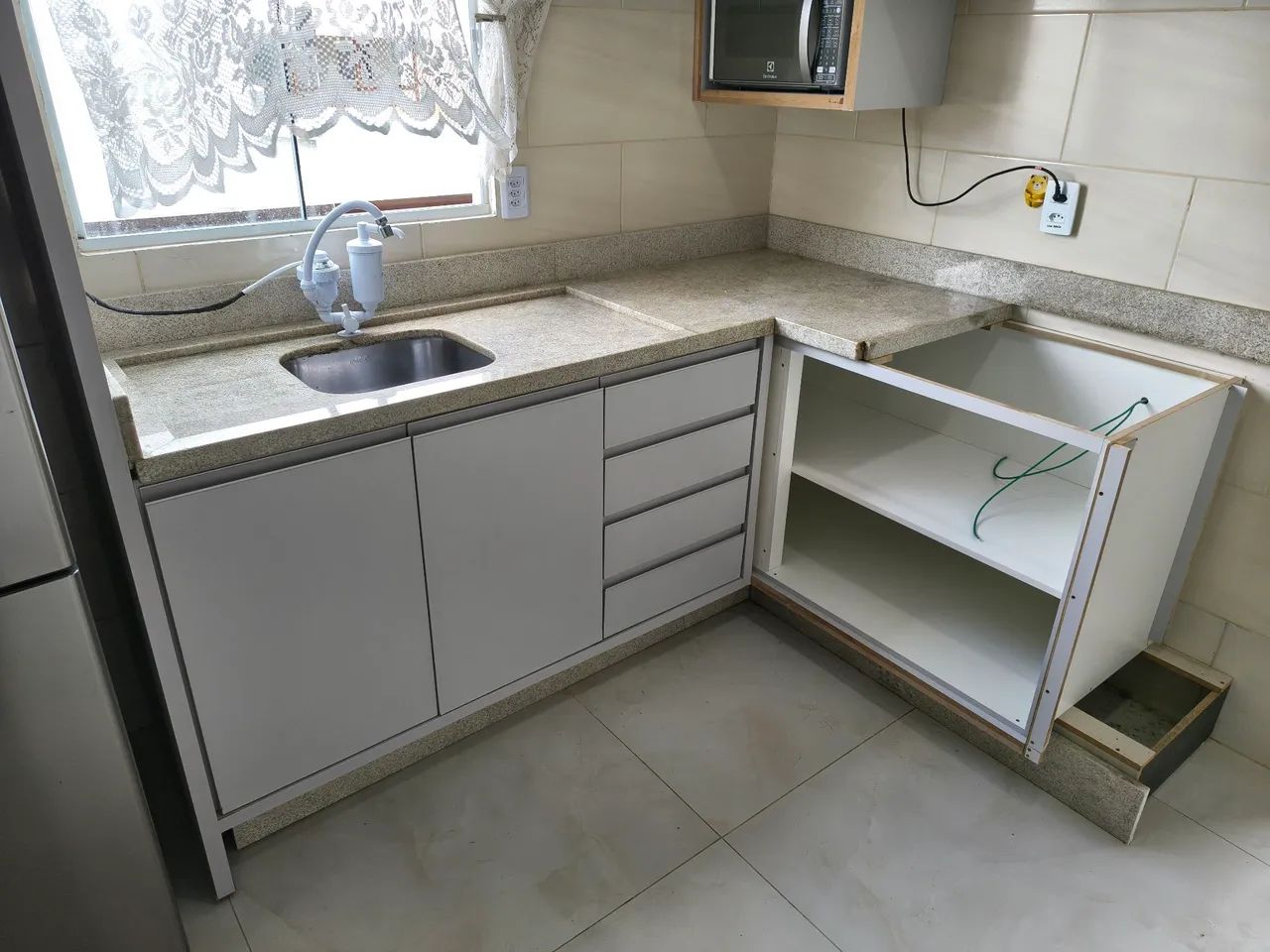 Bancada de granito com cuba de inox  - Foto 2