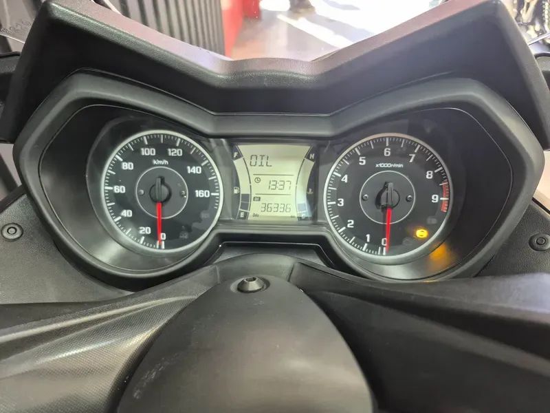 Yamaha XMax 50 cc  - Foto 4