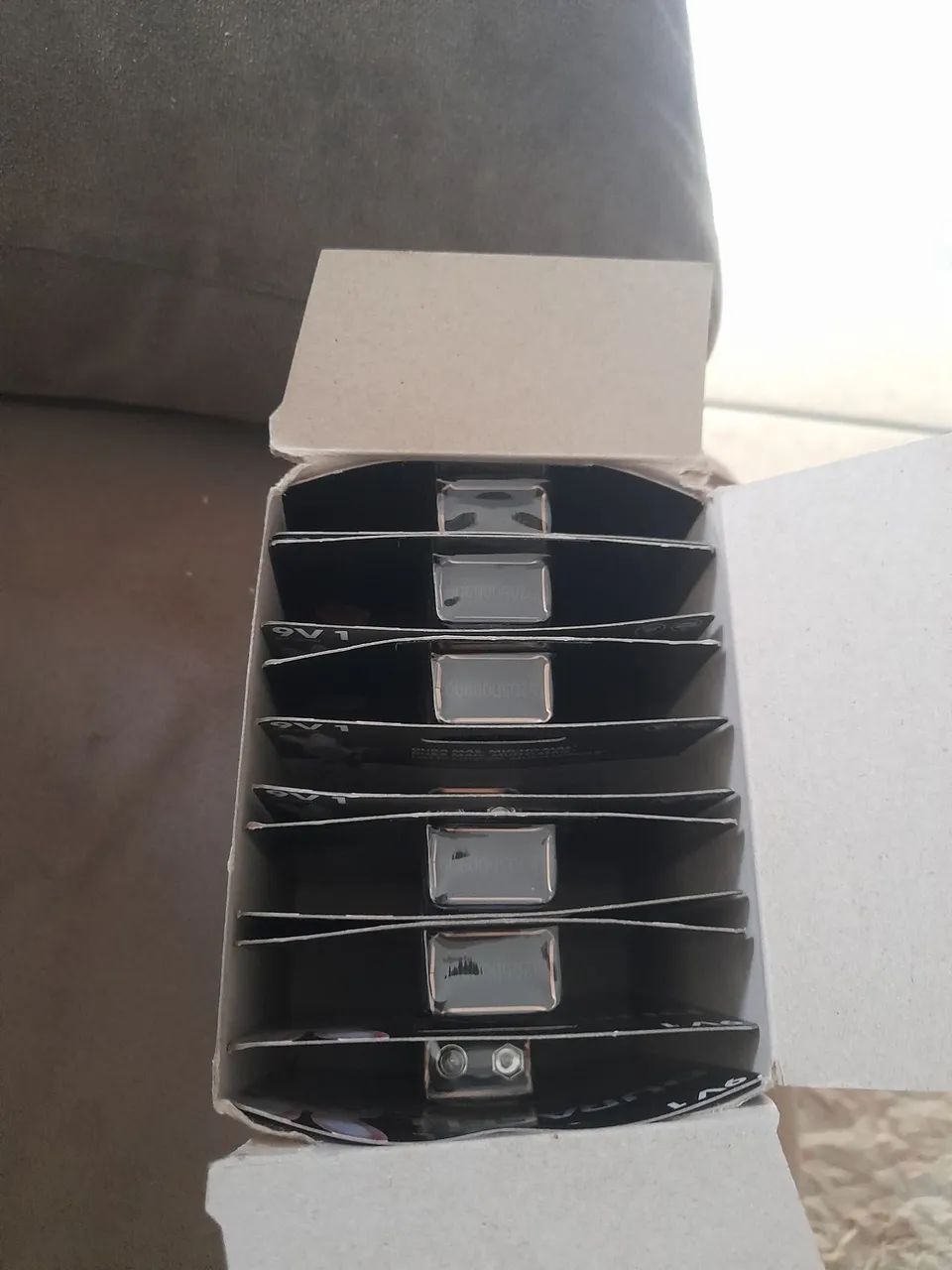 Caixa de bateria 9 volts  duracell  caixa com 12 - Foto 2