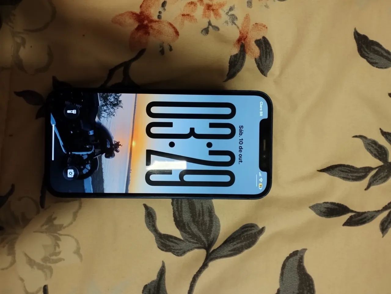 Vendo iPhone 12 com a traseira trincada 