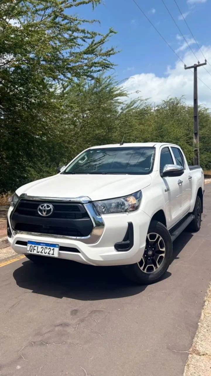 Toyota Hilux CD 4X4 2.8 DIESEL MEC. 2023