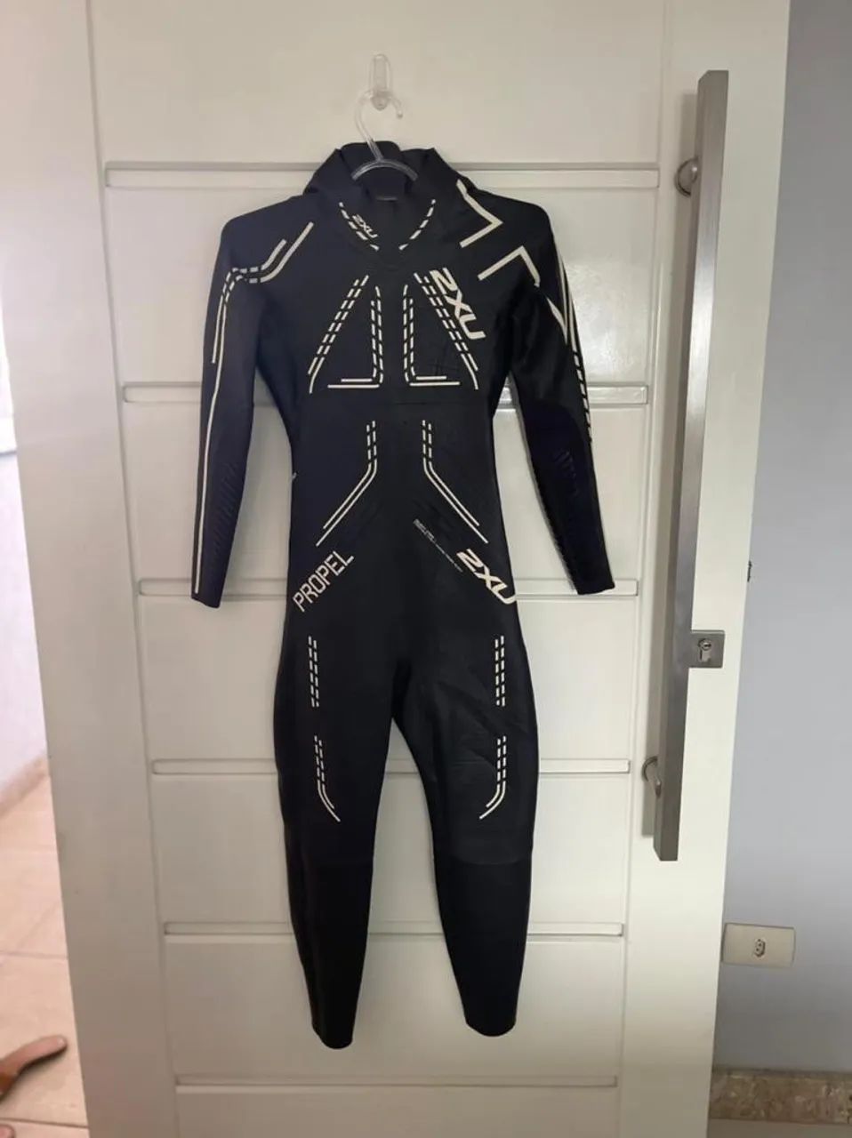  Roupa de neoprene de manga comprida 2XU