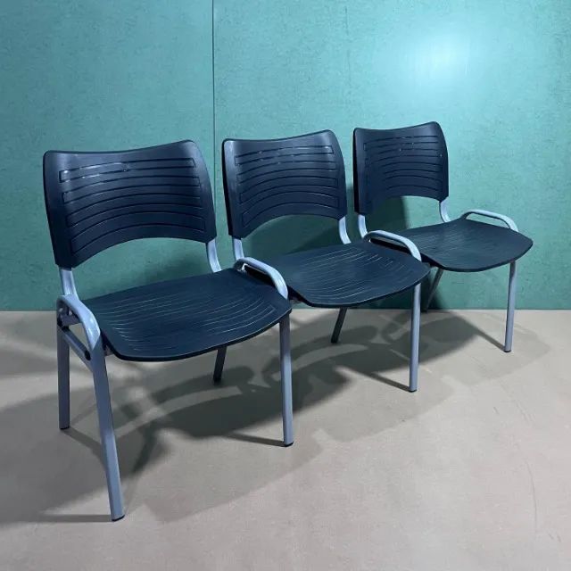 Longarina ISO preta - 3 lugares  R$ 340,00